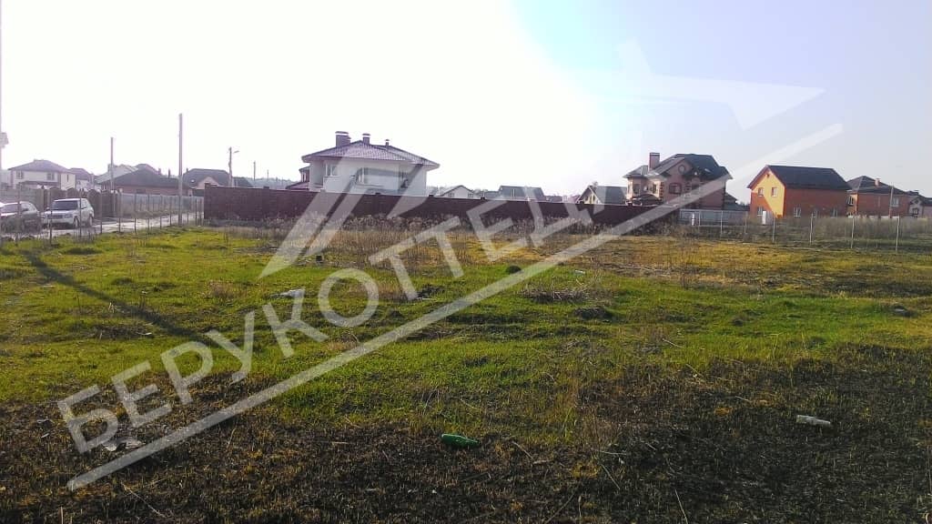 Двухэтажный дом с мансардной крышей в Дубне - участок